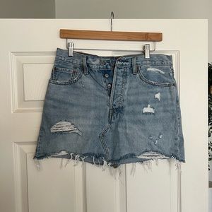 Levis Mini Skirt size 29
